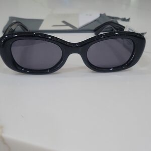 Callisto Black Bold Retro Sunglasses